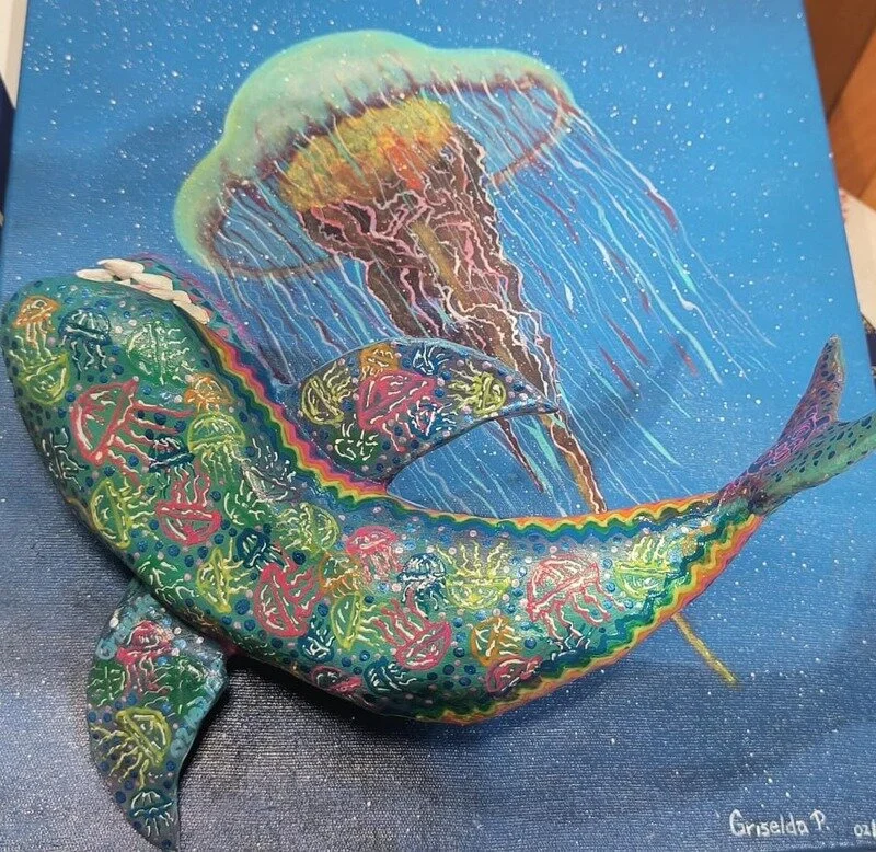 alebrije tiburón  y cuadro de medusa